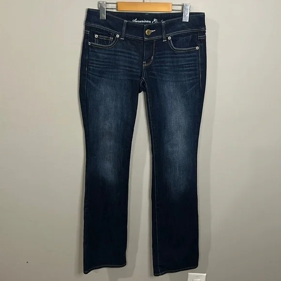 American Eagle Slim Boot Cut Blue Jean Feathering Low Rise Size 4 Regular L32 - Picture 1 of 10